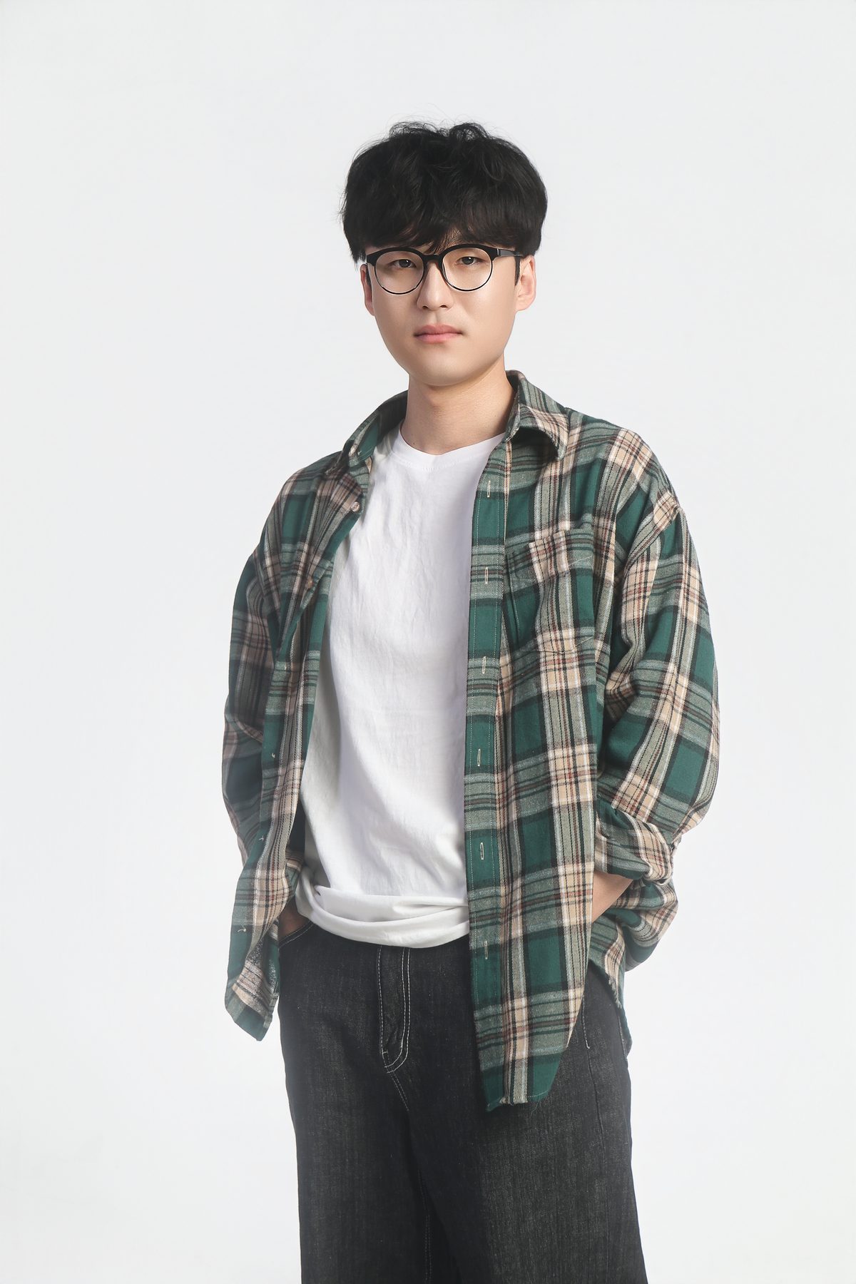이윤창 프로필 컷